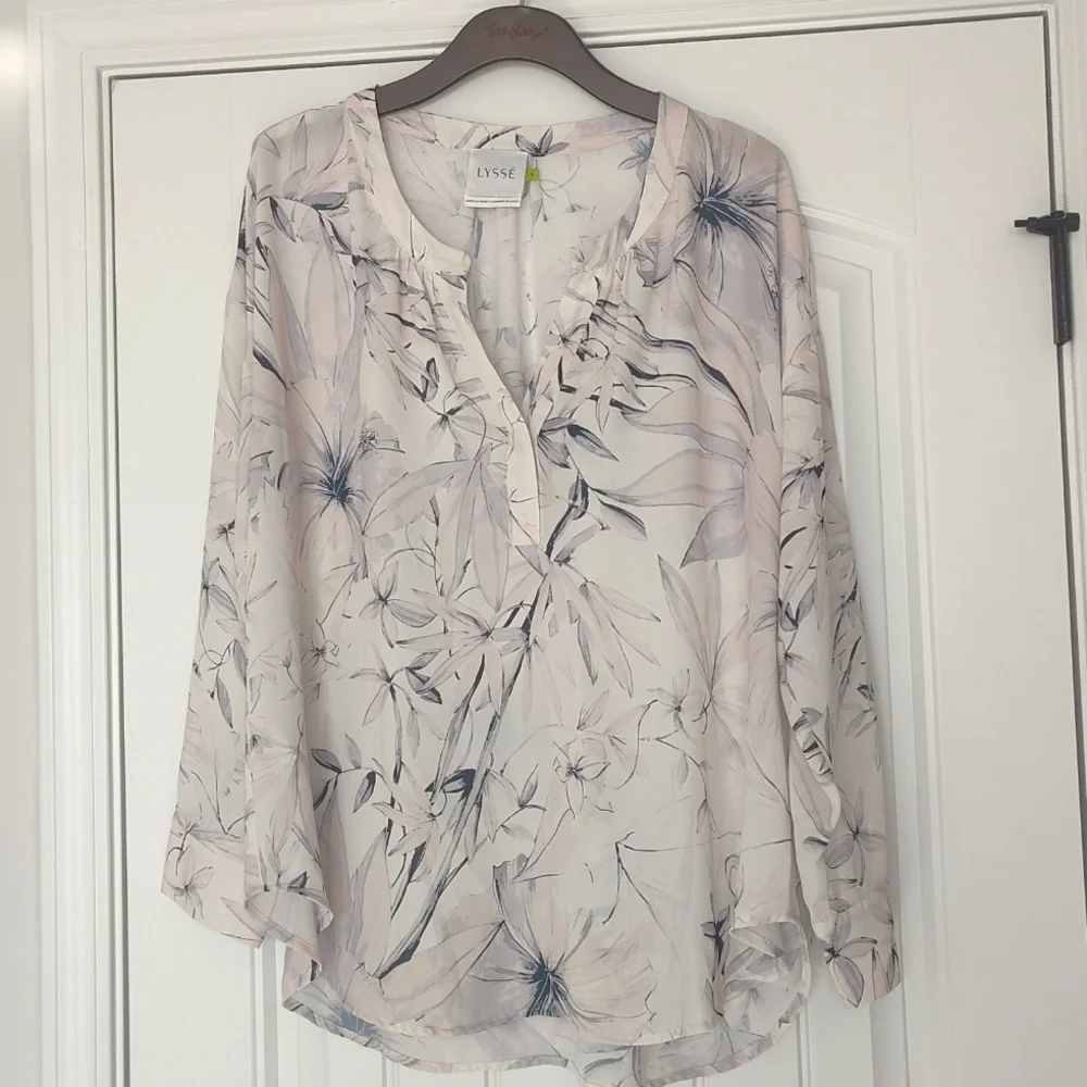 Lysse Blouse - Picture 1 of 9